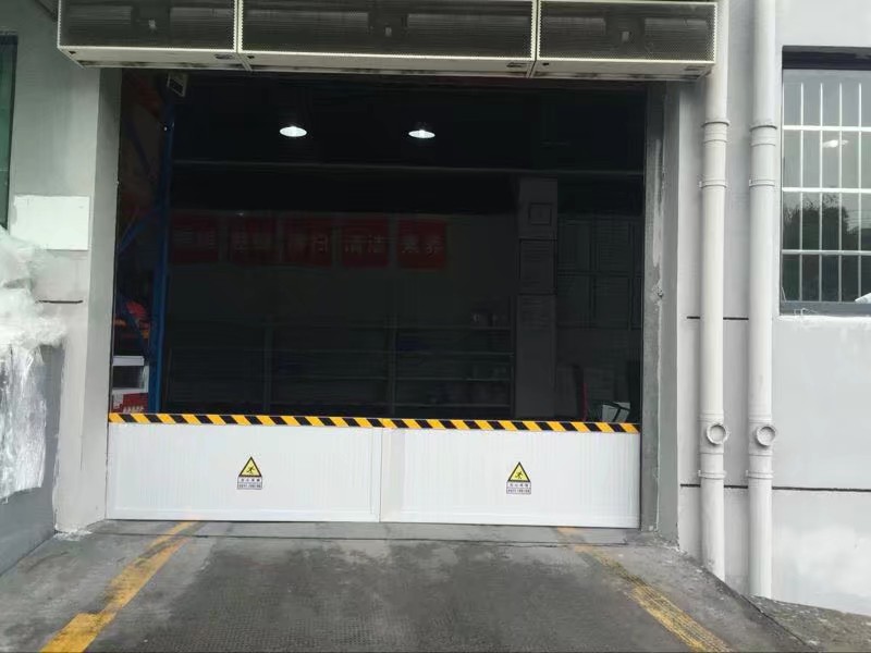 實拍庫房鋁合金擋鼠板